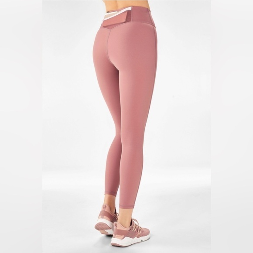 Fabletics Trinity Motion365® High-Waisted Leggings Or hid Smoke Pink White 2X